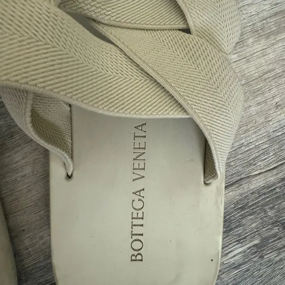 Bottega Veneta Cream Leather Slide Sandals