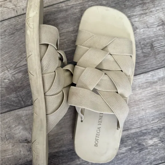 Bottega Veneta Cream Leather Slide Sandals