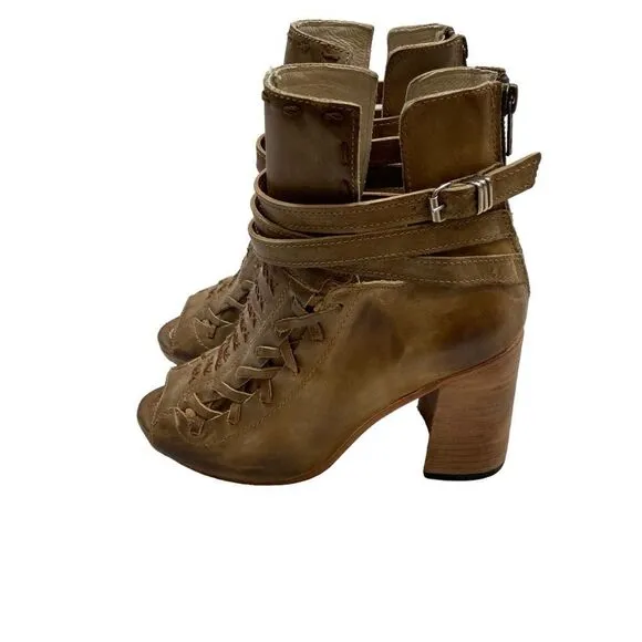 Brand new in Box Freebird by Steven Eagle Peep Toe Heeled Sandals Tan Size 9