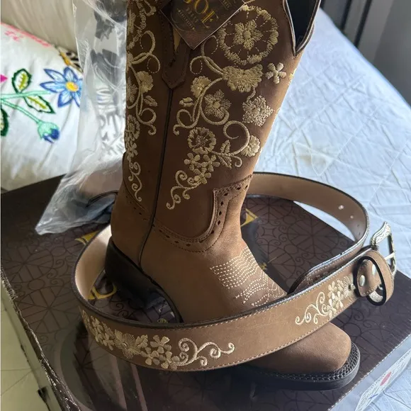Brown Ankle Boots with Floral Embroidery