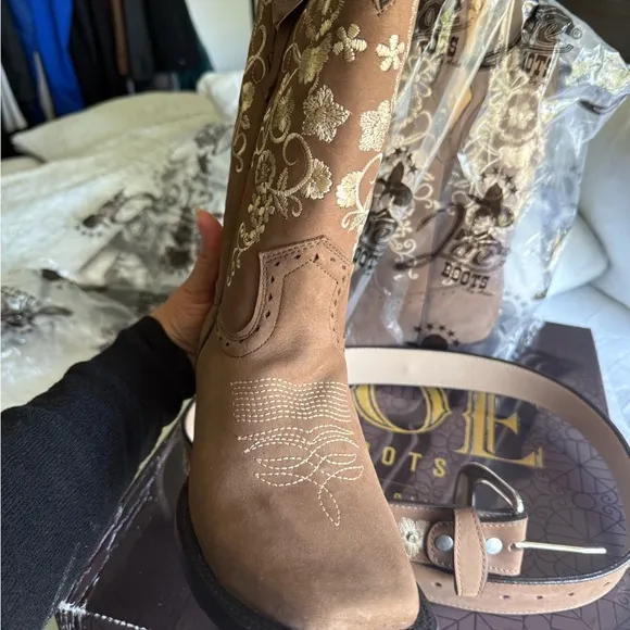 Brown Ankle Boots with Floral Embroidery