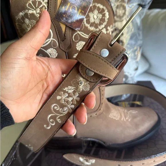 Brown Ankle Boots with Floral Embroidery