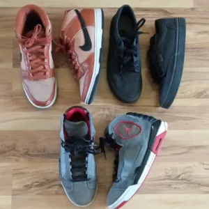Bundle Nike jordan And Vans Sneakers. Size 8 -9