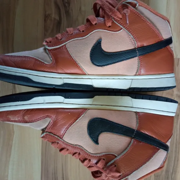 Bundle Nike jordan And Vans Sneakers. Size 8 -9