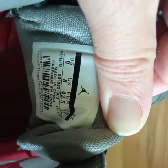Bundle Nike jordan And Vans Sneakers. Size 8 -9