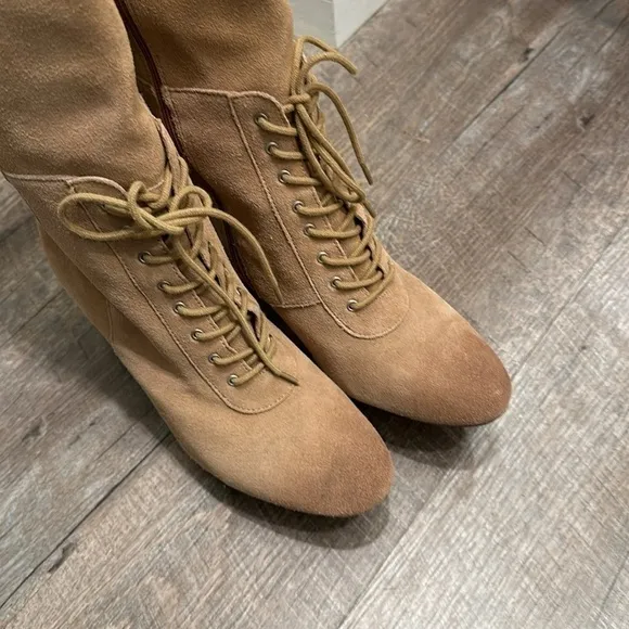 Charles David tall suede leather nude tan heeled boots size 8