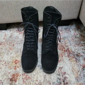 Charles David Lace-Up Suede Boots 7.5