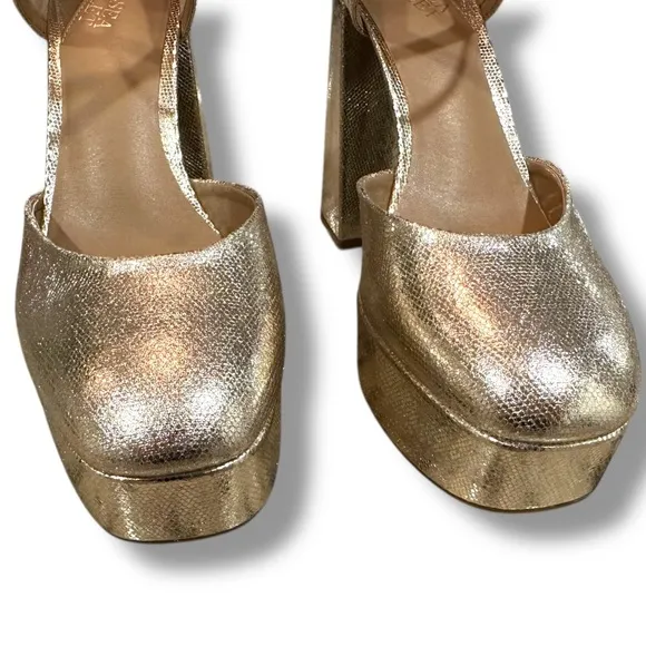 Chelsea &amp; Violet Gold Platform Heels Size 9
