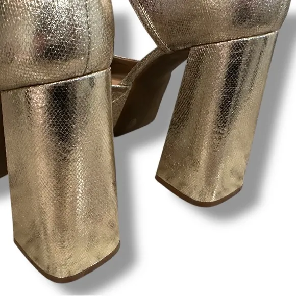 Chelsea &amp; Violet Gold Platform Heels Size 9