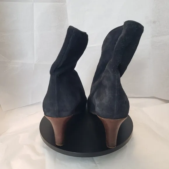 Chloe Kole Suede Leather Asymmetrical Fold Heel Boots Size 39 US 9  Blue