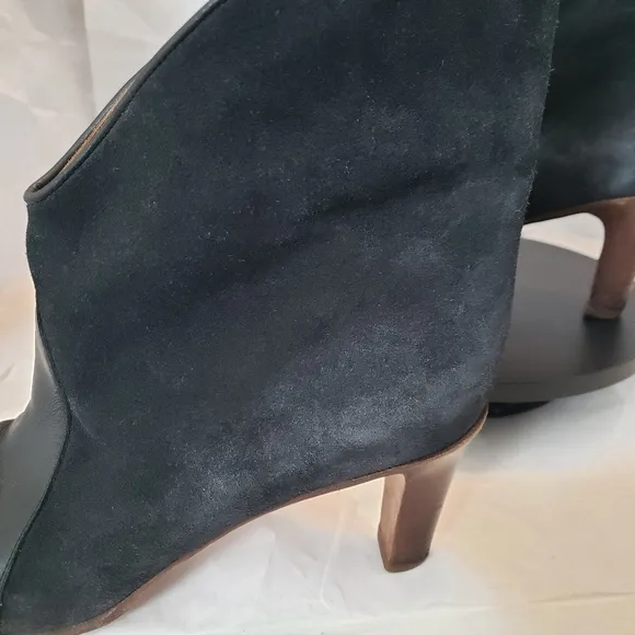 Chloe Kole Suede Leather Asymmetrical Fold Heel Boots Size 39 US 9  Blue