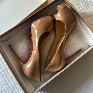 Christian Louboutin Very Privé shoes 37.5 authentic