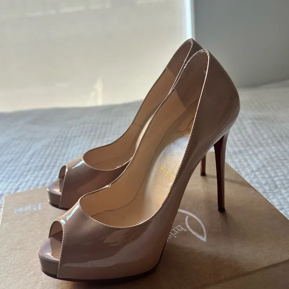 Christian Louboutin Very Privé shoes 37.5 authentic