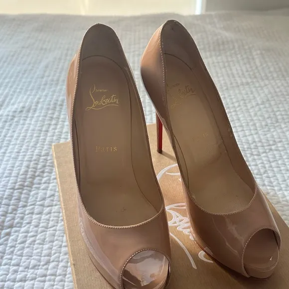 Christian Louboutin Very Privé shoes 37.5 authentic