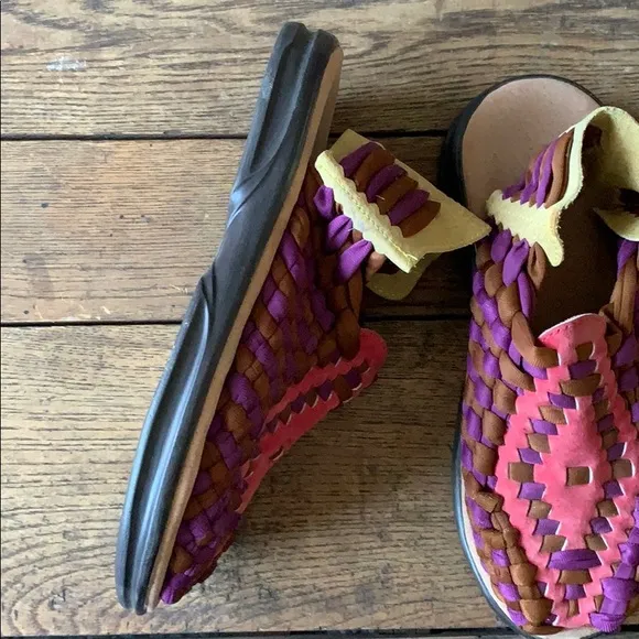 CHUBASCO Leather Woven Sandals Size 7 - 9