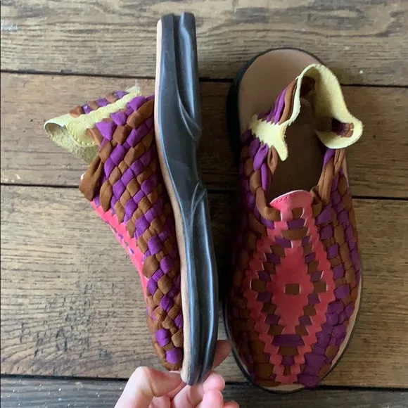 CHUBASCO Leather Woven Sandals Size 7 - 9