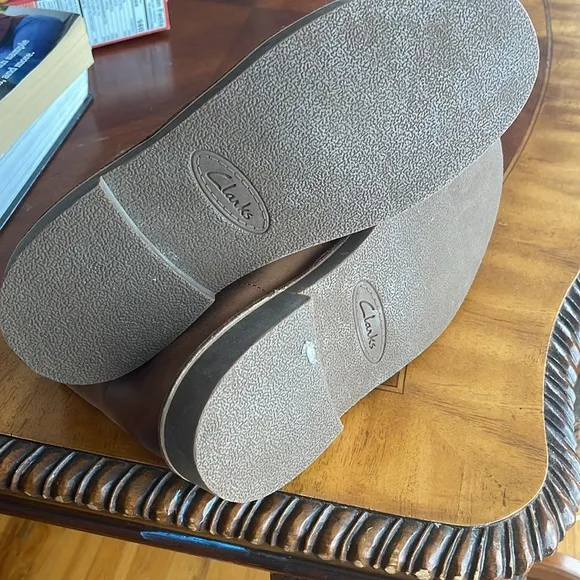Clark’s chukka boots with leather Material and Classic Design
