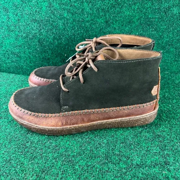 Clarks Hodson Mid Mens Size 12 Olive Green Suede Lace Up Chukkas Boots Leather