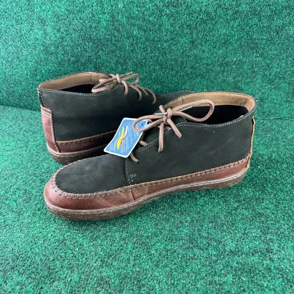 Clarks Hodson Mid Mens Size 12 Olive Green Suede Lace Up Chukkas Boots Leather