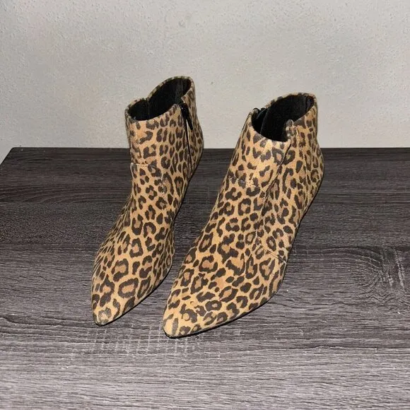 Clarks Linvale Judith Suede Leopard  Pointed Toe Heel Ankle Boots Size 7.5