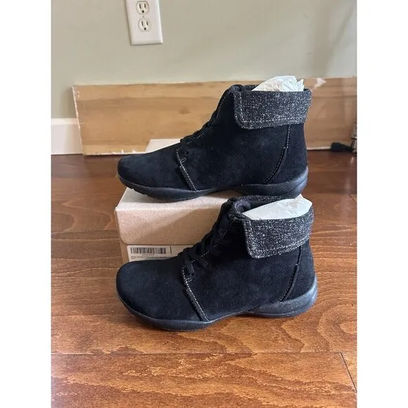Clarks Women's 5.5 M Roseville Lace Black Lace Up Ankle Boots Suede NEW