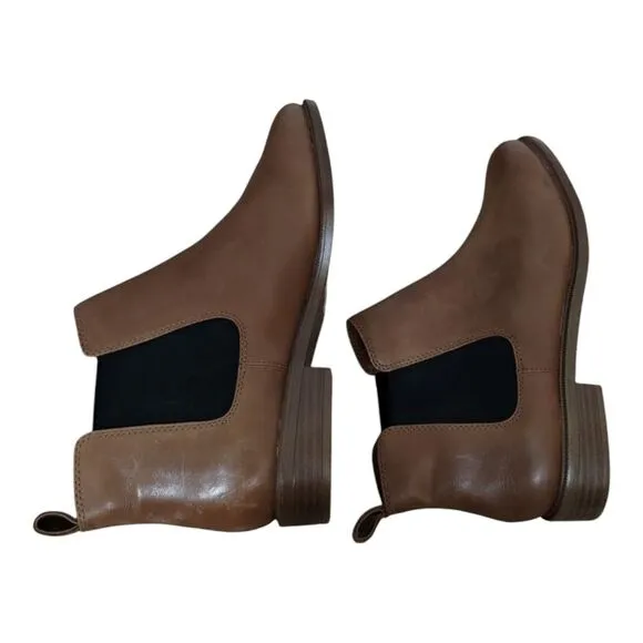 Clarks Women's Taylor Shine Classic Leather Pull On‎ Chelsea Boots Size 7 Tan