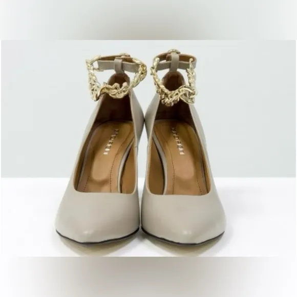 Classic suede shoes with chain