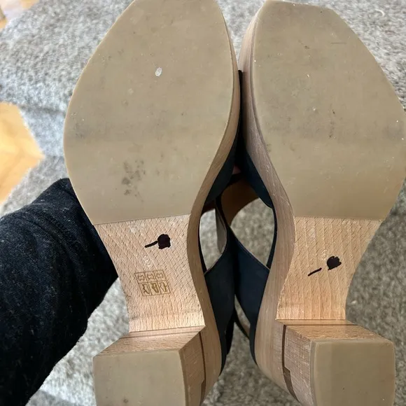Cocolico Varick platform sandals. Leather and wood. Limited puzzle wood series