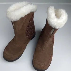 Columbia  kids size 1 suede Quilted boots