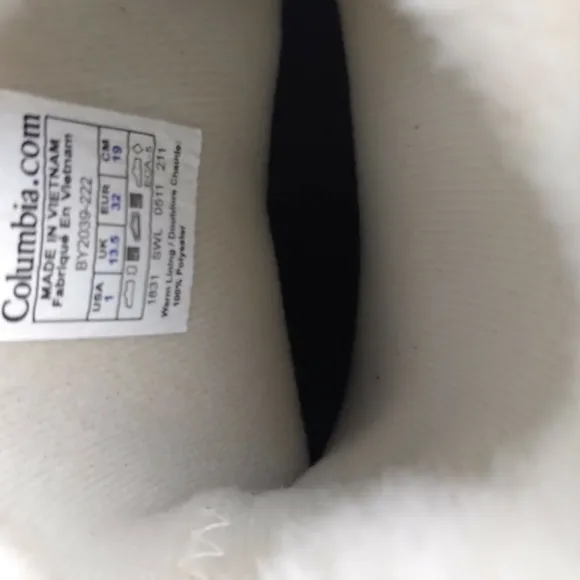 Columbia  kids size 1 suede Quilted boots