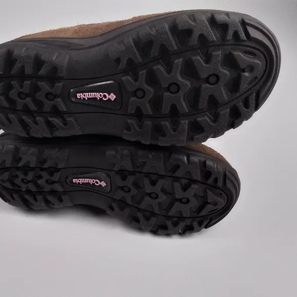 Columbia  kids size 1 suede Quilted boots