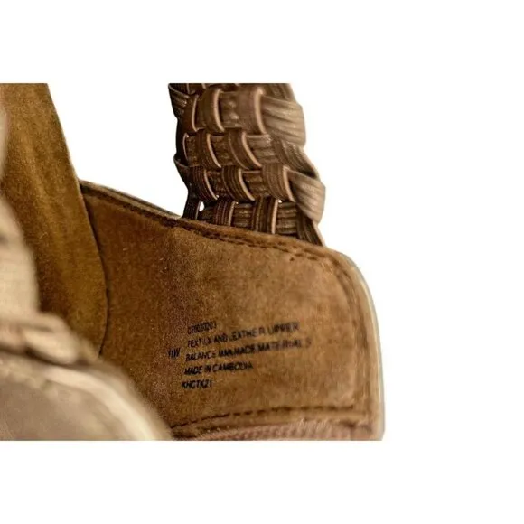 Comfortiva  Women's Alesha Gold Woven Wedge Sandals Size 11 W