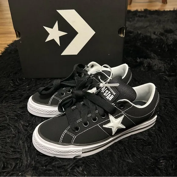 CONVERSE All Star one star puff black white lace up shoes sneakers women’s 8.5
