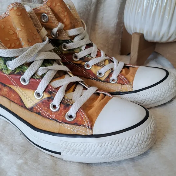 Converse All Star Sneaker Hamburger Lace Up High Tops Women's Size 7 / Mens Sz 5