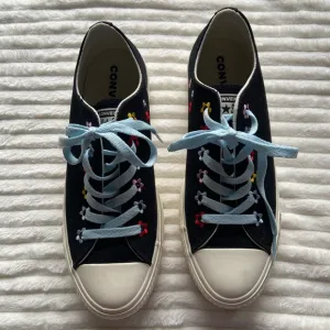 Converse Chuck Lift Platform Shoes Low Black Floral Embroidery Women Sneakers