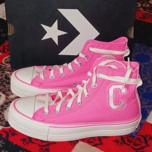 Converse Chuck Taylor All Star Lift Platform Varsity Shoes Size 7 for Wome