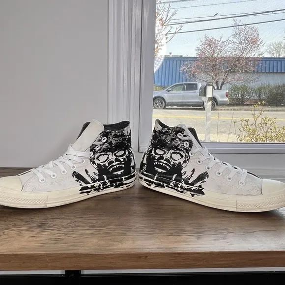 Converse Chuck Taylor All Star World Skulls Hi-Tops Men 10 Women 12