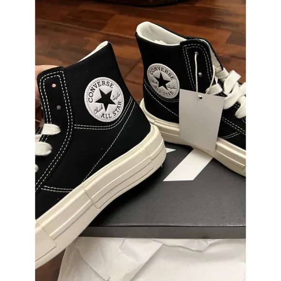 Converse Chuck Taylor Cruise Women's 6.5 Black White Platform Shoes