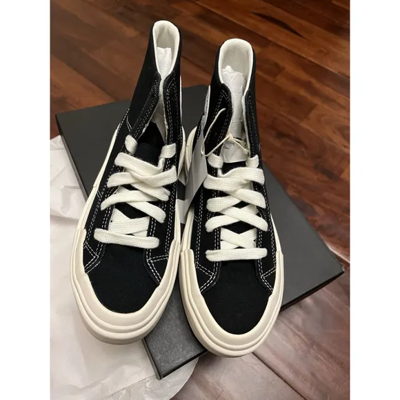 Converse Chuck Taylor Cruise Women's 6.5 Black White Platform Shoes