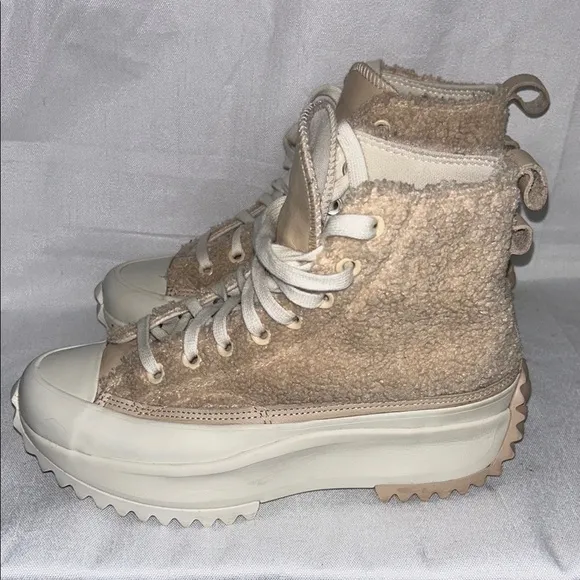 Converse Run Star Hike Farro Sherpa Upper Leather Accents 4 Laces Shoes Wm's 8