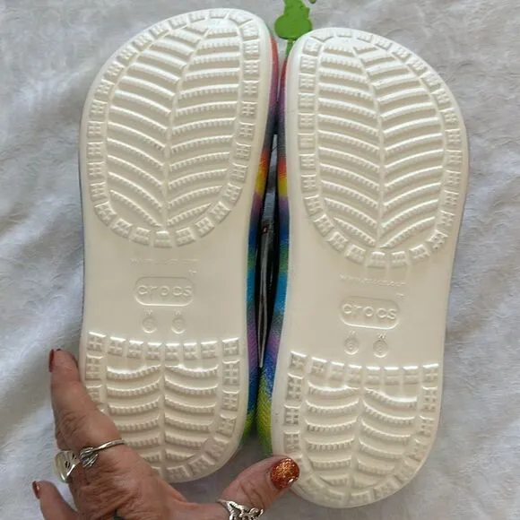 Copy Crocs Platform Classic Crush Spray Dye  Black Rainbow Slip On Shoes M 6 W 8