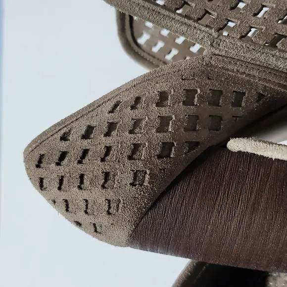 COPY - VINCE CAMUTO WESTERN POINTED TOE PUMPS PERFORATED BROWN SUEDE ANKLE BOOT…