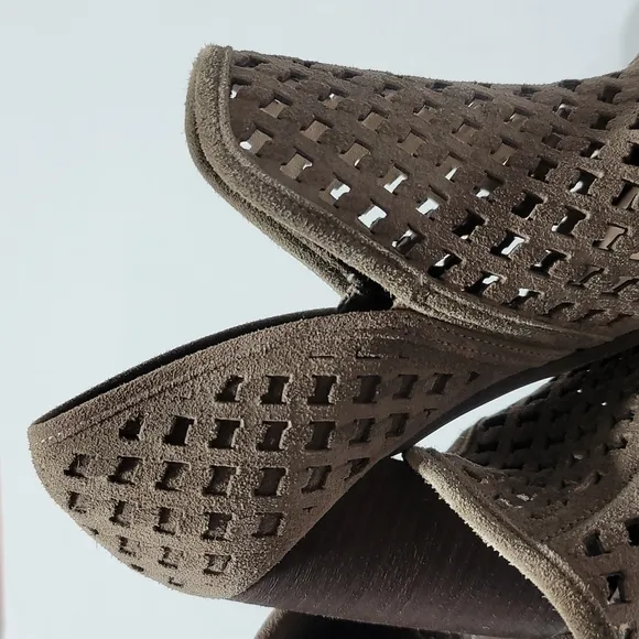 COPY - VINCE CAMUTO WESTERN POINTED TOE PUMPS PERFORATED BROWN SUEDE ANKLE BOOT…