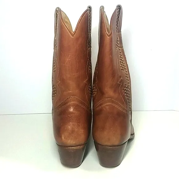 Cowboy tan leather western boots
