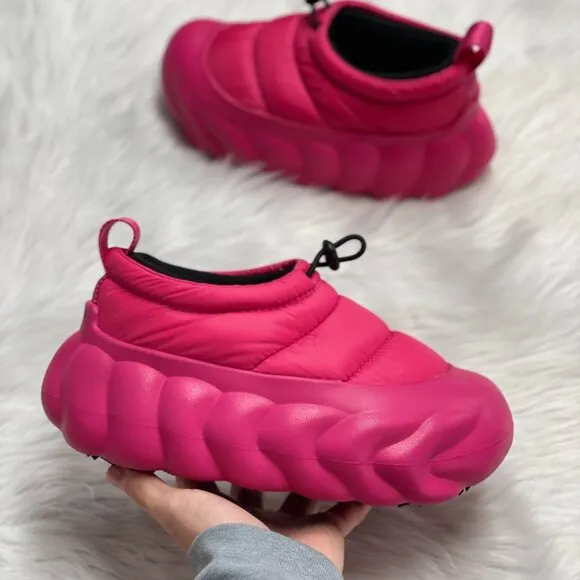 Crocs Overpuff Shorty Dragon Fruit Mens Shoes 210668-6ZQ NEW* Sz 4