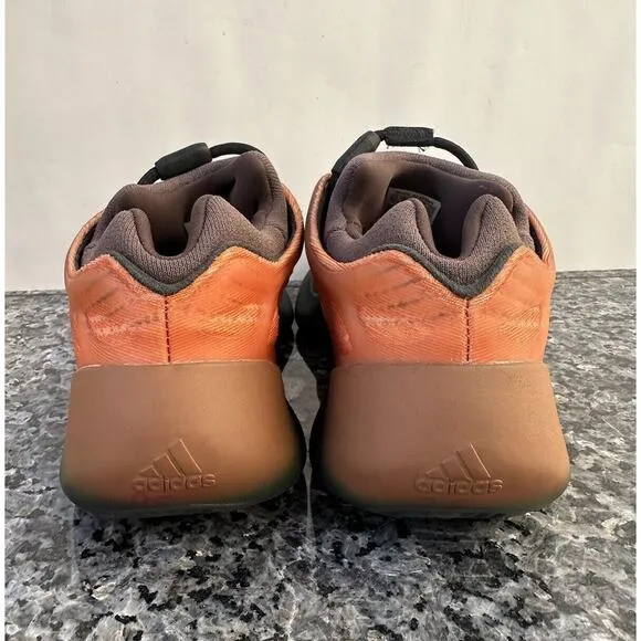 DAMAGED Adidas Yeezy 700 V3 Copper Fade GY4109 Men's Size 9.5