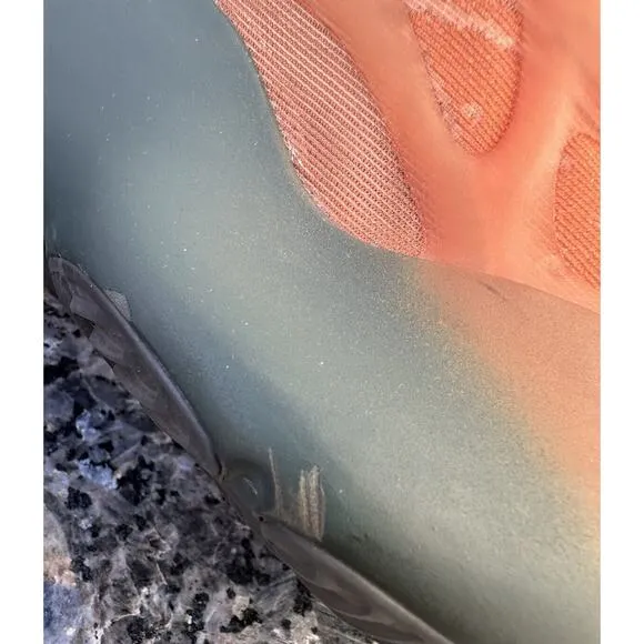 DAMAGED Adidas Yeezy 700 V3 Copper Fade GY4109 Men's Size 9.5