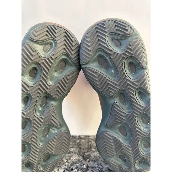 DAMAGED Adidas Yeezy 700 V3 Copper Fade GY4109 Men's Size 9.5