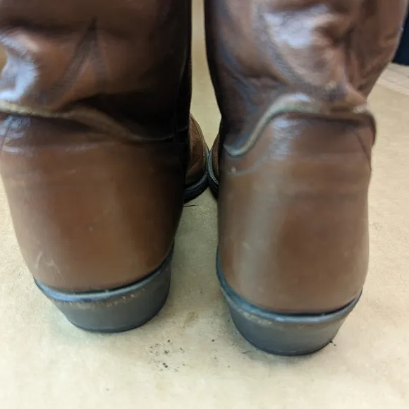 Dan Post men's sz 9.5D brown leather classic Western cowboy boots . Toe sole tip