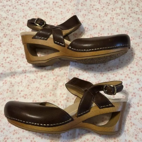 Dansko Brown Taci style Mary Jane clog shoes size 39